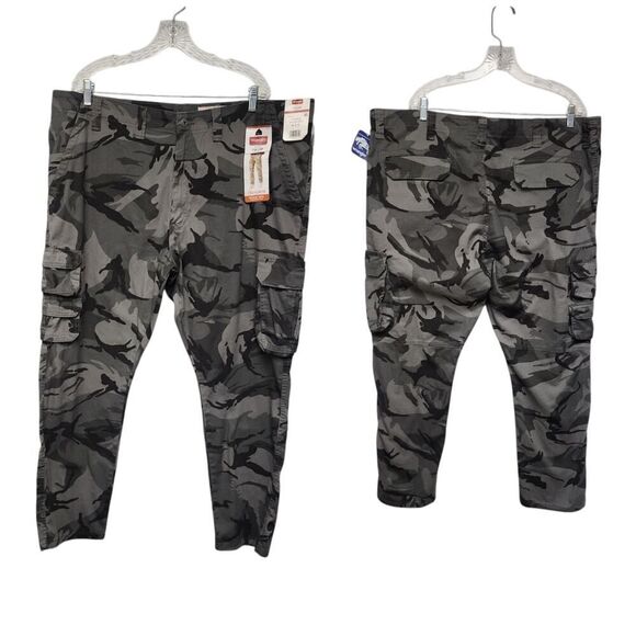 Wrangler Mens Multi-Green Camouflage Cargo Pockets Pants Size 44x 30 - Picture 1 of 9